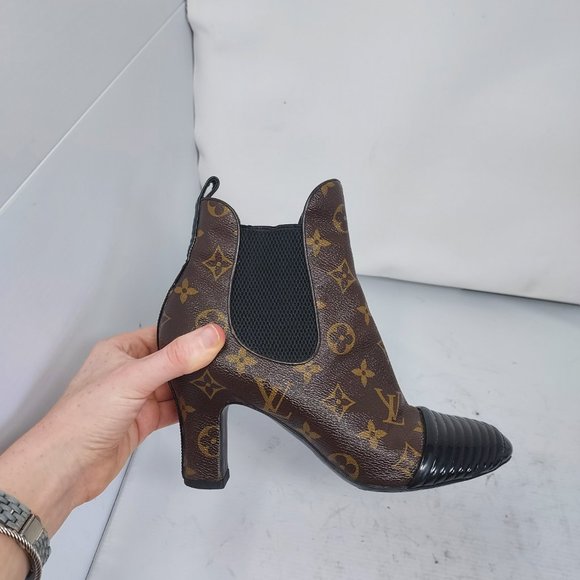 Louis Vuitton Monogram Brown Heels with Black Toe - Picture 6 of 15